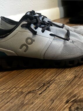 OnCloud Men’s Cloudlite Lightweight Gray Sneakers